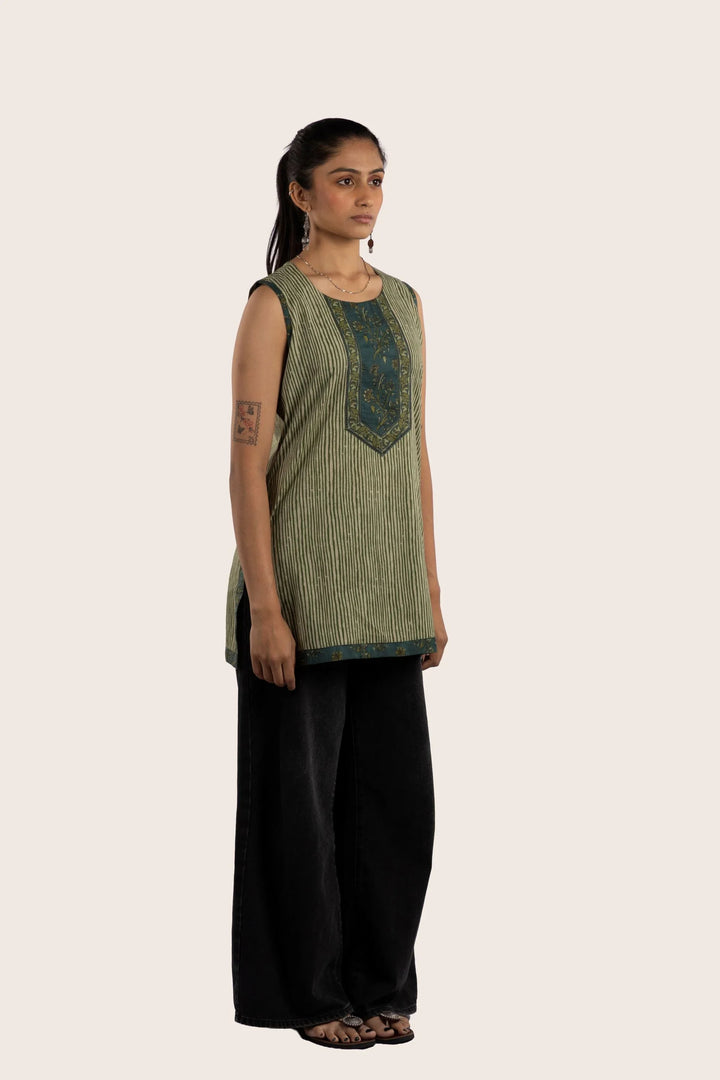 Earth Sleeveless Short  Kurti