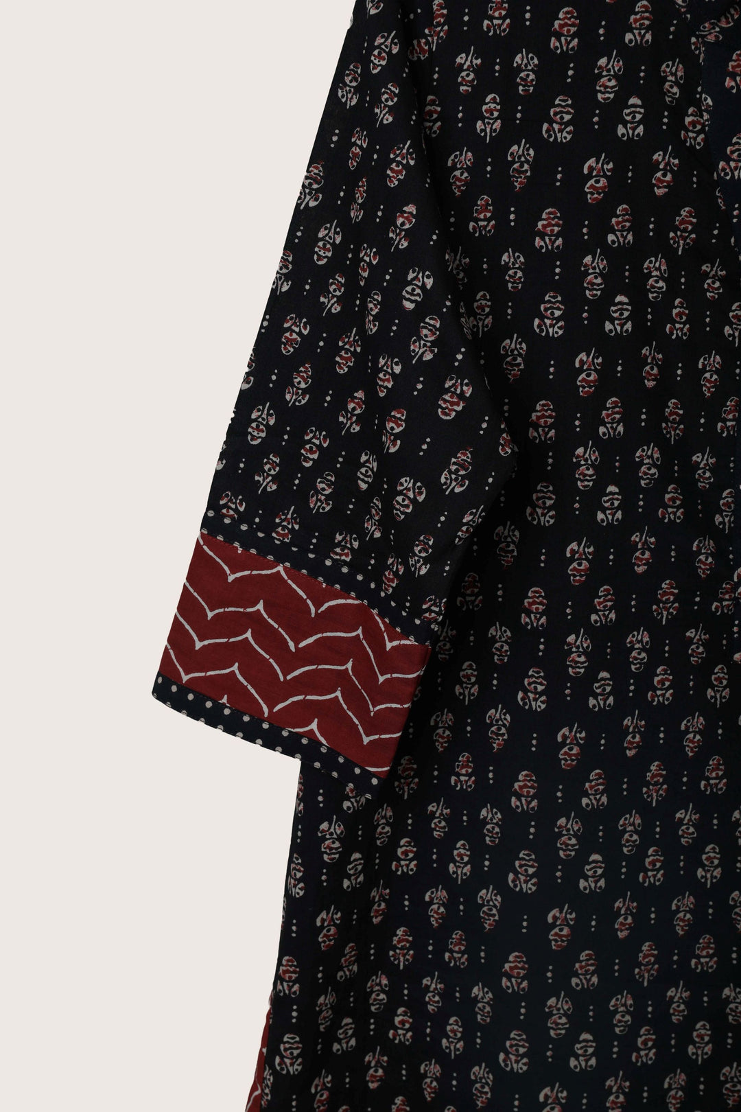 Verse short kurti lack sleeve detail