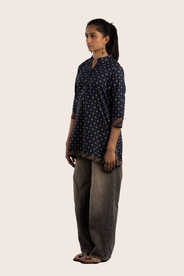 Verse blue short kurti left side view